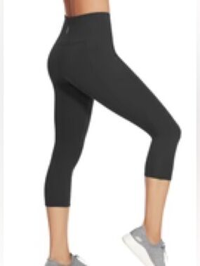 2 x Pair of Leggings: Tek Gear Floral & Skechers Go Walk Mid-calf Leggings!
